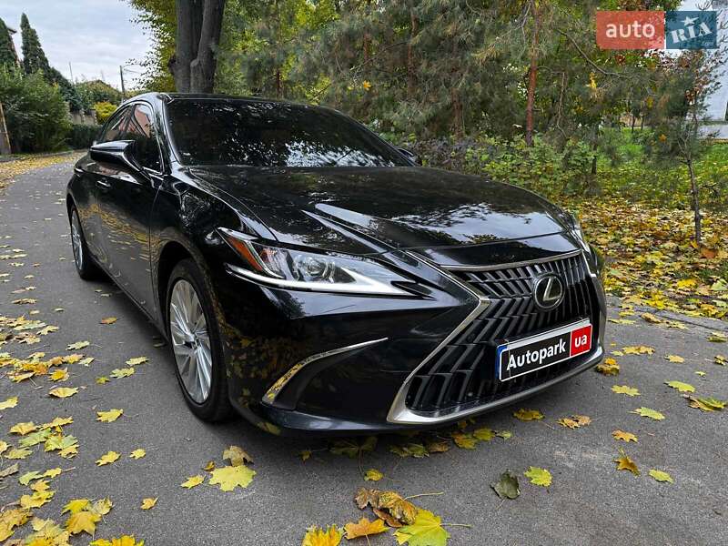 Седан Lexus ES 2021 в Києві