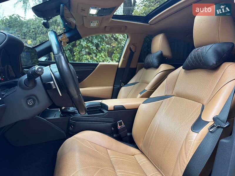 Седан Lexus ES 2021 в Києві
