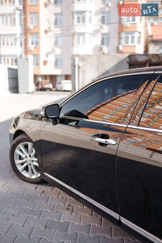 Седан Lexus ES 2010 в Одесі