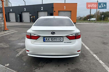 Седан Lexus ES 2012 в 