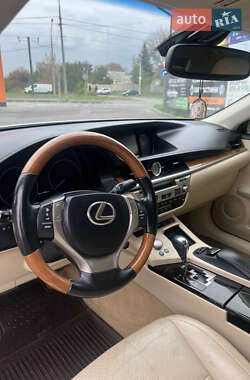 Седан Lexus ES 2012 в 
