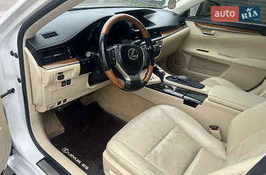 Седан Lexus ES 2012 в 