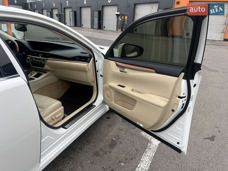 Седан Lexus ES 2012 в Харькове