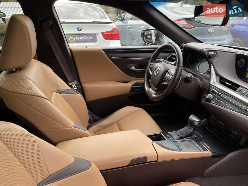Седан Lexus ES 2021 в Луцке