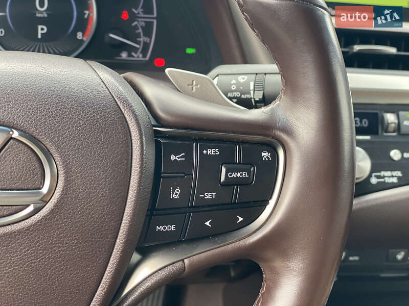 Седан Lexus ES 2021 в Луцке