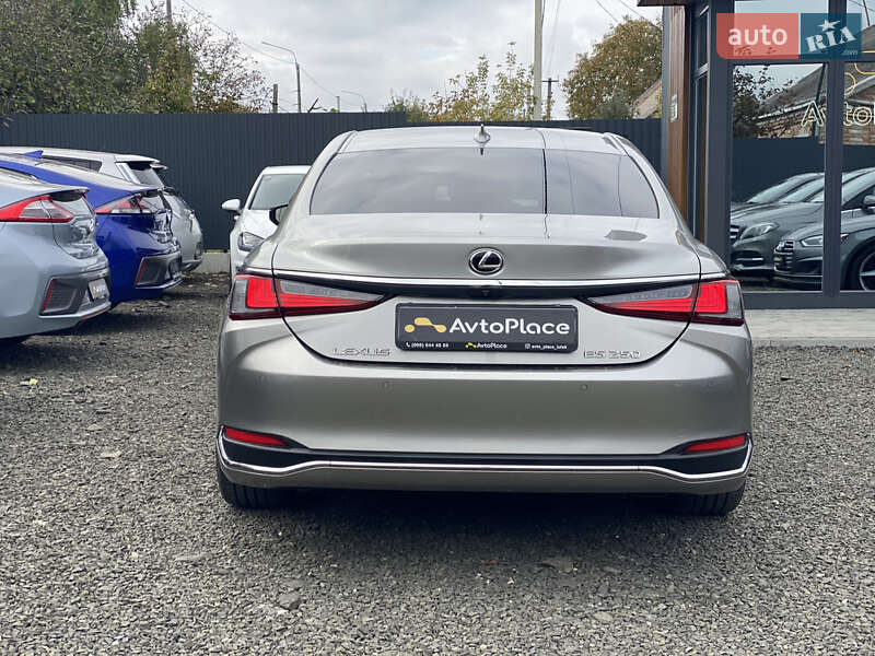 Седан Lexus ES 2021 в Луцке