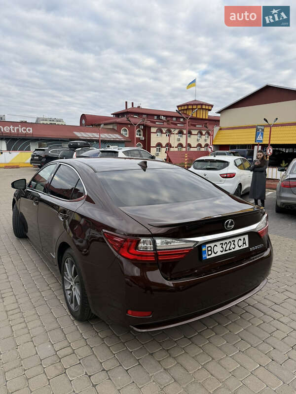 Седан Lexus ES 2015 в Львові фото 11 Седан Lexus ES 2015 в Львові