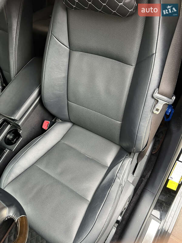 Седан Lexus ES 2014 в Киеве