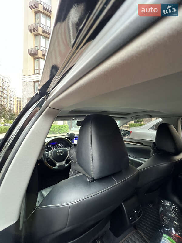 Седан Lexus ES 2014 в Киеве