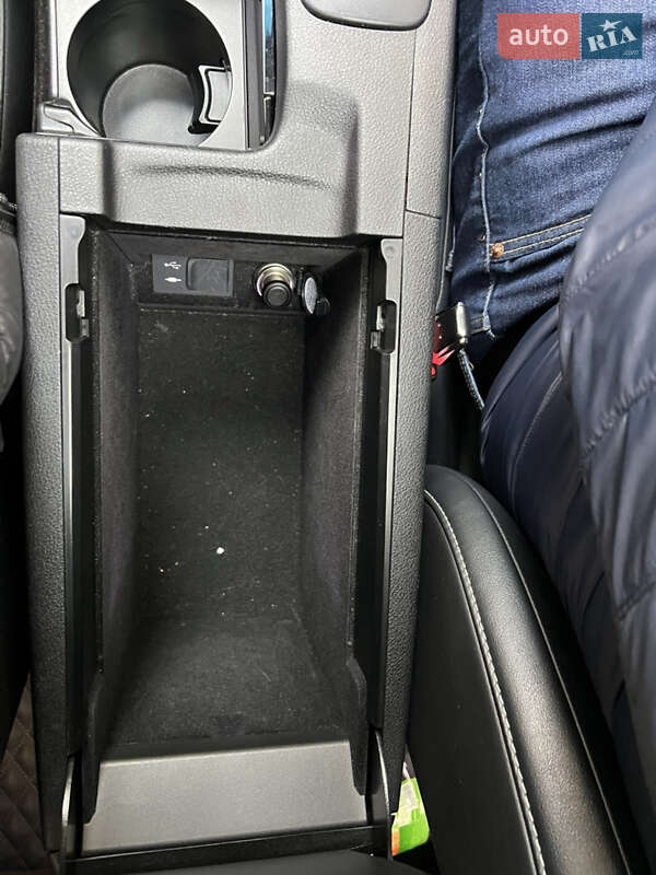 Седан Lexus ES 2014 в Киеве
