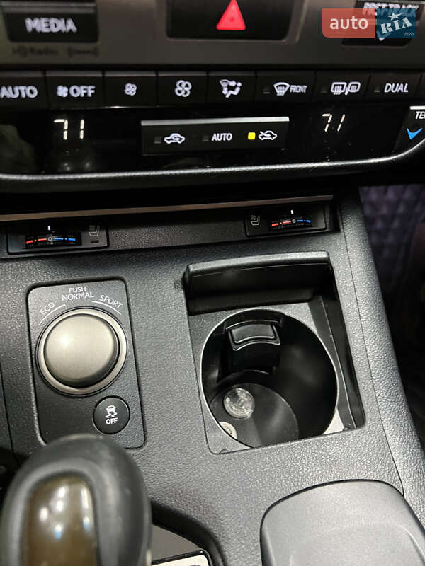 Седан Lexus ES 2014 в Киеве