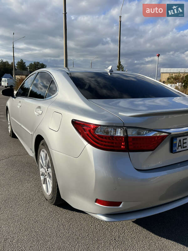 Седан Lexus ES 2013 в Кам'янському