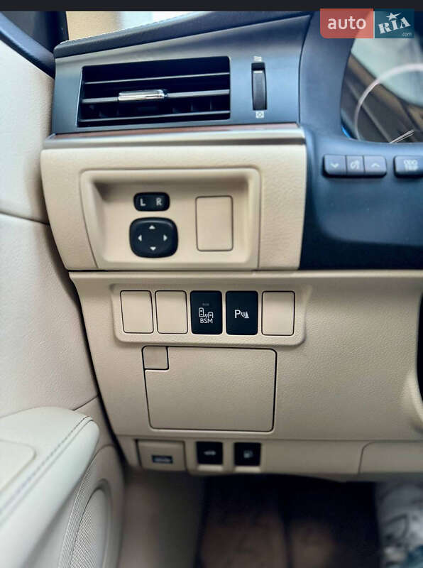 Седан Lexus ES 2012 в Софіївській Борщагівці