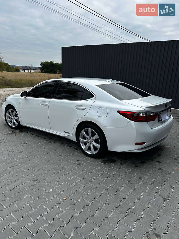 Седан Lexus ES 2012 в Софіївській Борщагівці