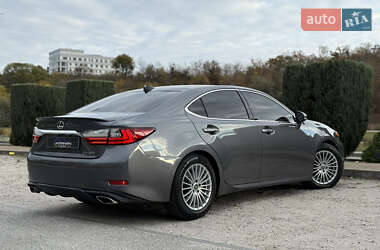 Седан Lexus ES 2016 в 