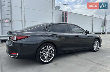 Седан Lexus ES 2021 в 