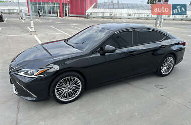 Седан Lexus ES 2021 в 