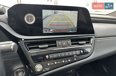 Седан Lexus ES 2021 в 