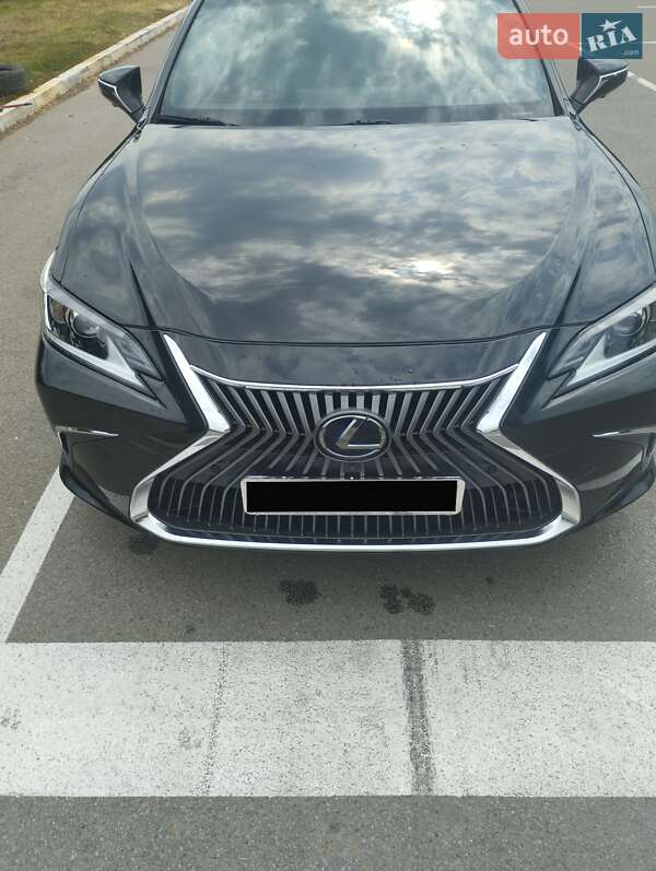 Седан Lexus ES 2018 в Києві