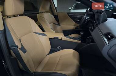 Седан Lexus ES 2022 в 