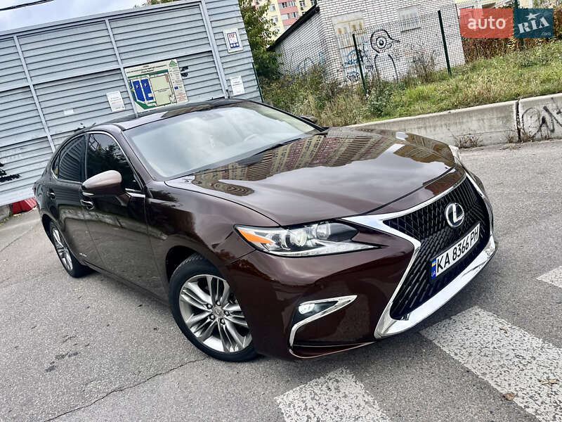 Седан Lexus ES 2015 в Киеве фото 4 Седан Lexus ES 2015 в Киеве