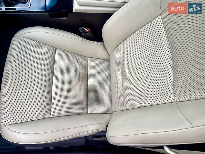 Седан Lexus ES 2015 в Киеве фото 21 Седан Lexus ES 2015 в Киеве