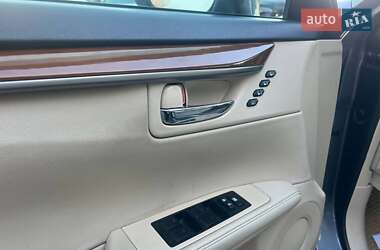Седан Lexus ES 2014 в 
