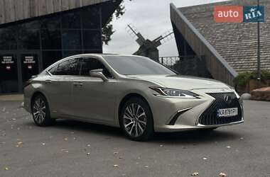 Седан Lexus ES 2020 в 