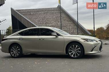 Седан Lexus ES 2020 в 