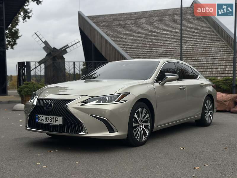 Седан Lexus ES 2020 в Киеве