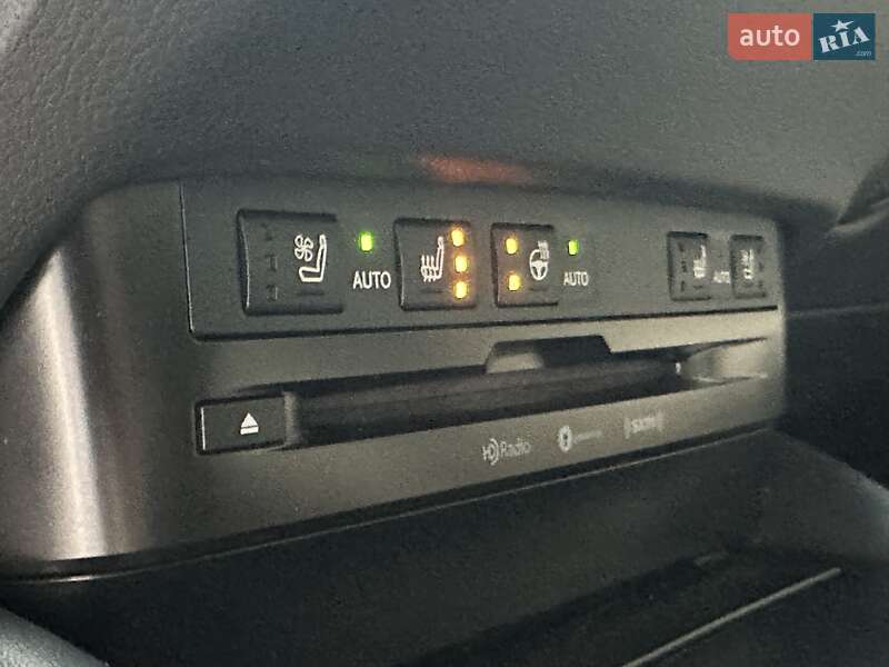 Седан Lexus ES 2020 в Киеве