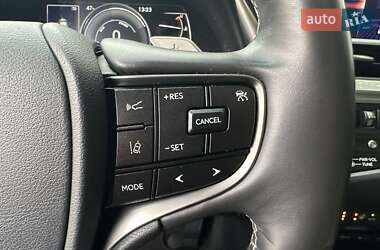 Седан Lexus ES 2020 в 