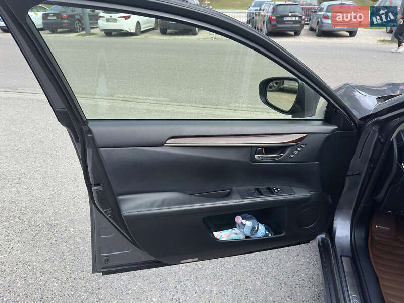 Седан Lexus ES 2014 в Звенигородці фото 7 Седан Lexus ES 2014 в Звенигородці