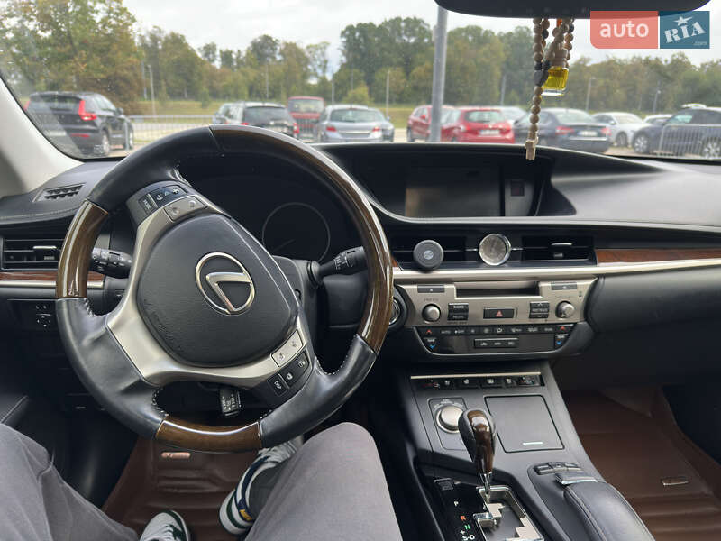Седан Lexus ES 2014 в Звенигородці фото 14 Седан Lexus ES 2014 в Звенигородці