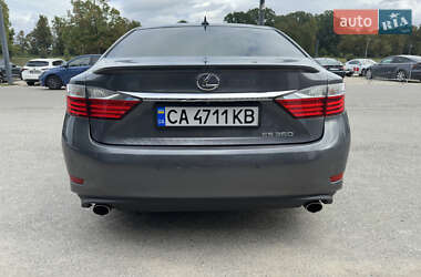 Седан Lexus ES 2014 в Звенигородці