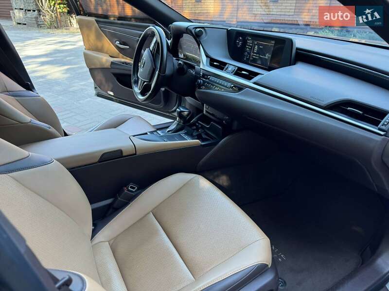 Седан Lexus ES 2018 в Черкассах фото 19 Седан Lexus ES 2018 в Черкассах