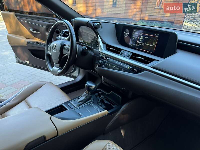 Седан Lexus ES 2018 в Черкассах фото 24 Седан Lexus ES 2018 в Черкассах