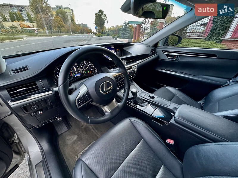 Седан Lexus ES 2017 в Кам'янському фото 12 Седан Lexus ES 2017 в Кам'янському