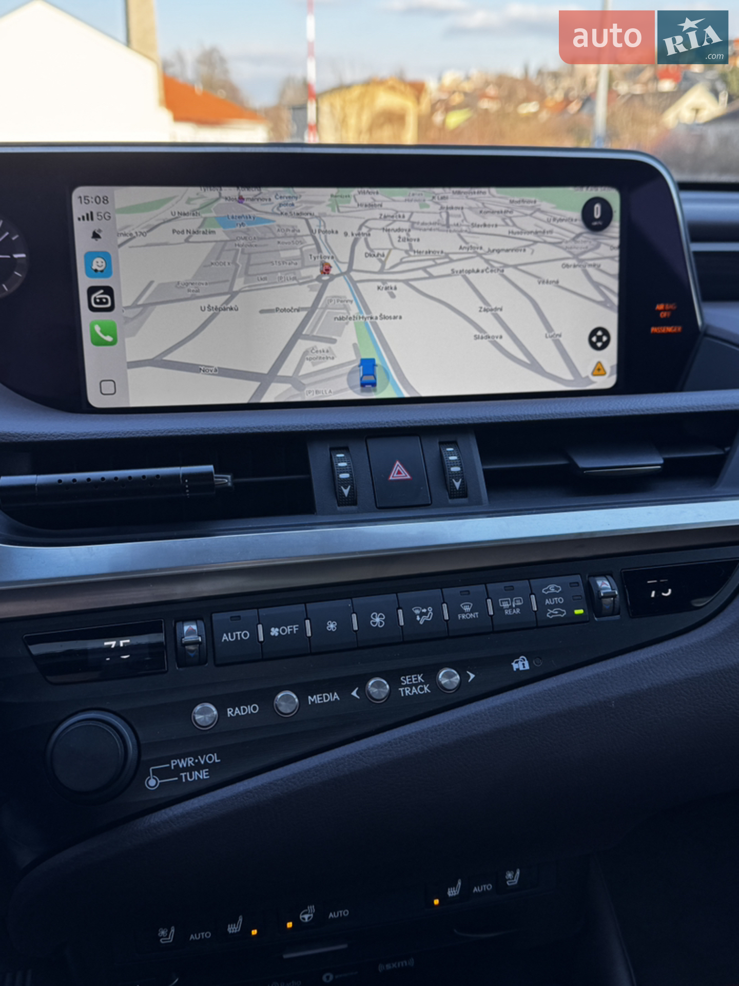2019 Lexus ES - мініатюра 10