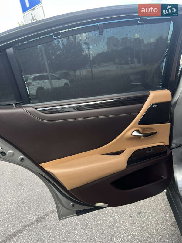 Седан Lexus ES 2019 в Днепре