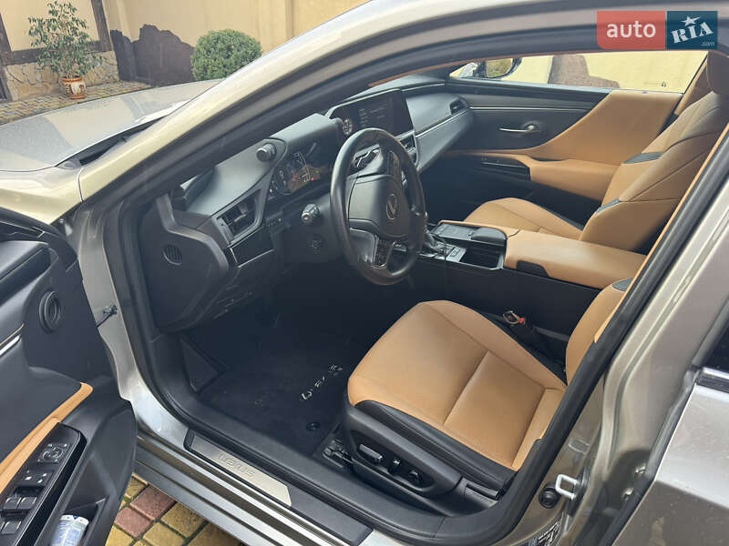 Седан Lexus ES 2022 в Киеве
