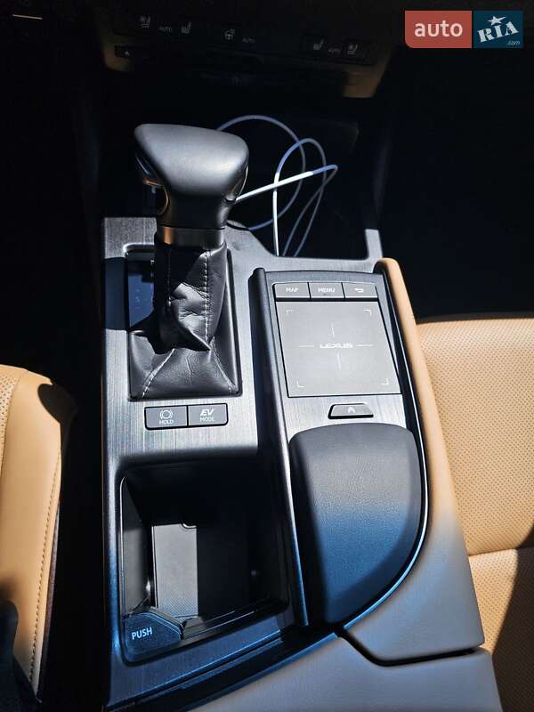 Седан Lexus ES 2021 в Киеве
