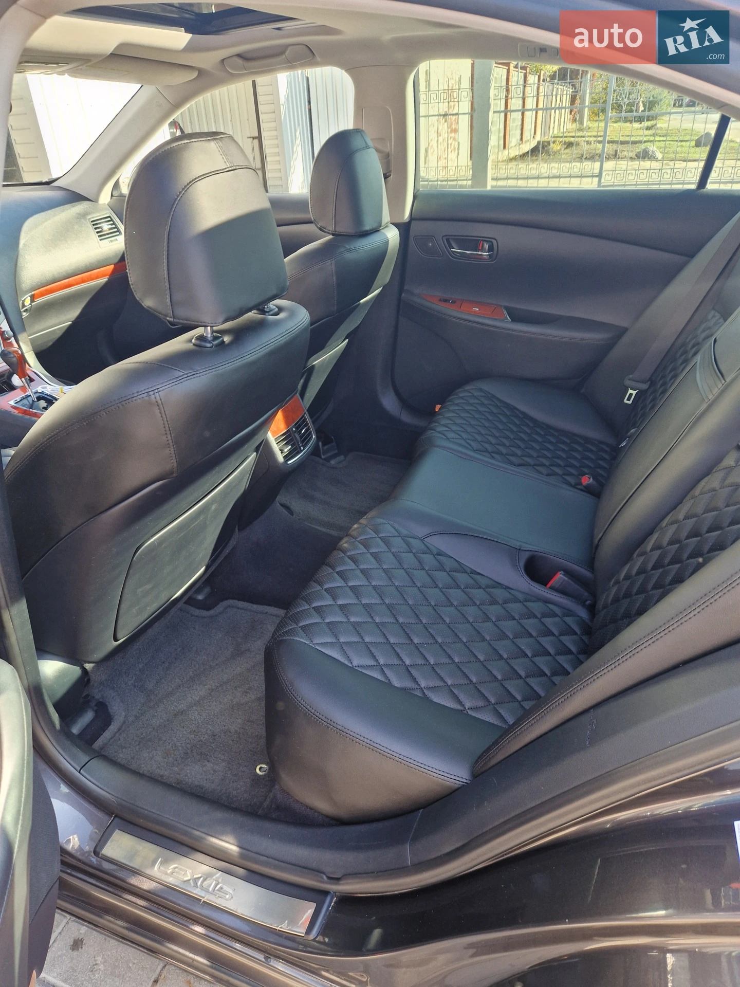 2010 Lexus ES - мініатюра 18