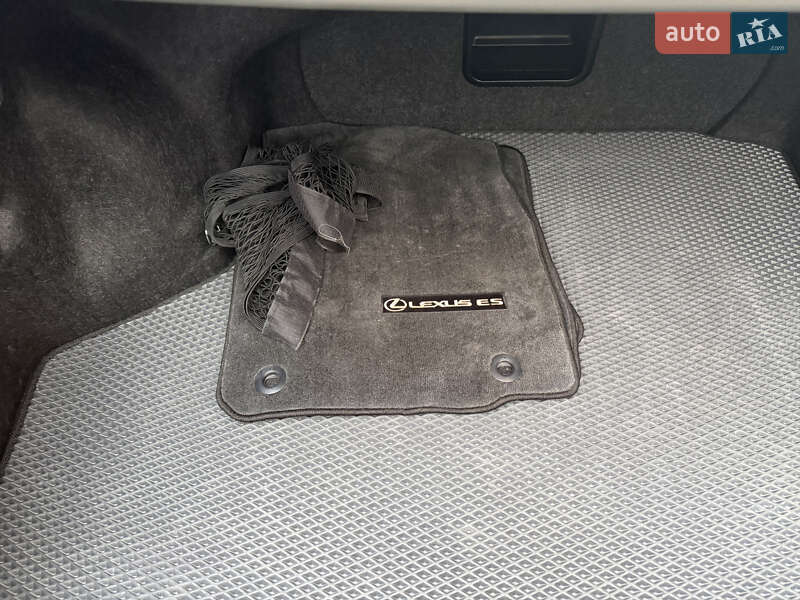 Седан Lexus ES 2017 в Львове фото 9 Седан Lexus ES 2017 в Львове