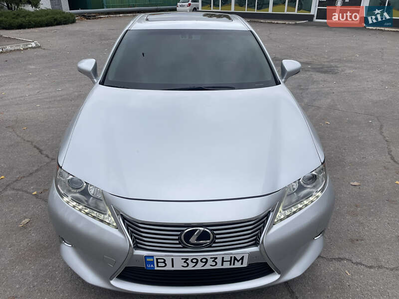 Седан Lexus ES 2013 в Кременчуге