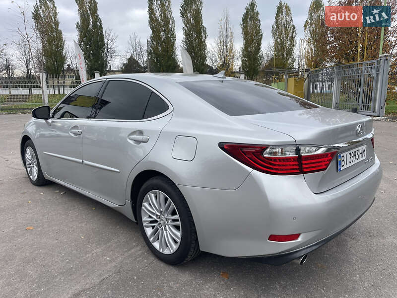Седан Lexus ES 2013 в Кременчуге