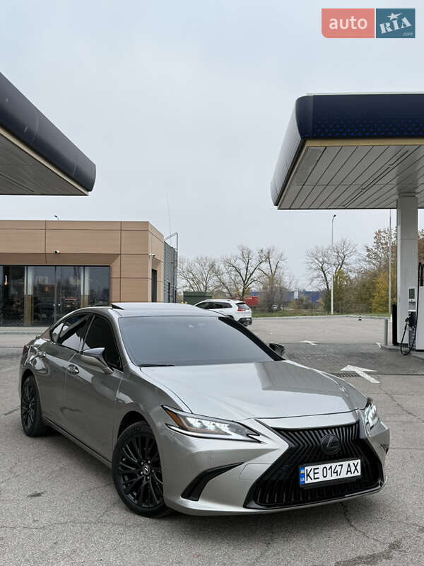 Седан Lexus ES 2021 в Дніпрі