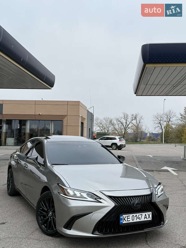 Седан Lexus ES 2021 в Дніпрі