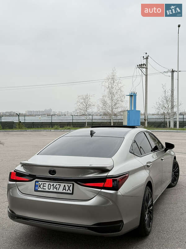 Седан Lexus ES 2021 в Дніпрі
