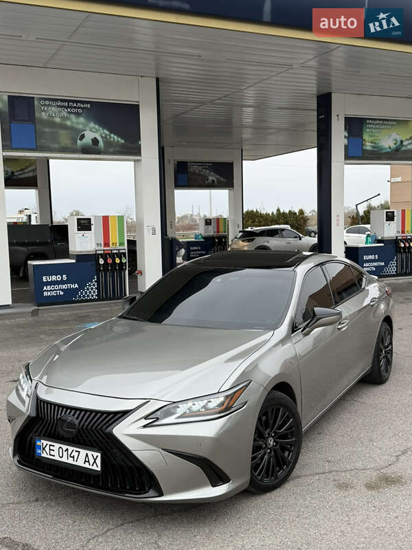 Седан Lexus ES 2021 в Дніпрі
